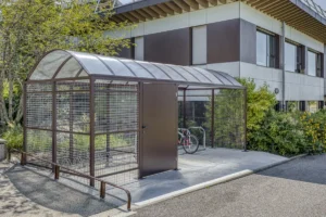 Abri Vision+ securise grillage nantes 1200 — Abri vélo gamme Vision+ sécurisée — Aloès RED