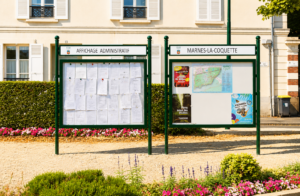 Panneau vitrine d'affichage — Fontainebleau