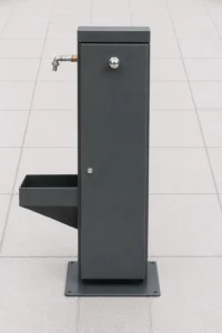 Totem Aqua, colonne de distribution d'eau pour camping